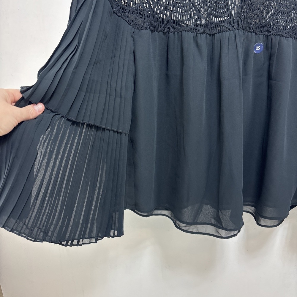 Abercrombie Fitch Womens Black Pleated Bell Sleeve Lace Blouse Size XS Romantic - Picture 4 of 5